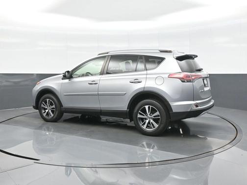 Silver Sky Metallic 2018 Toyota RAV4 XLE