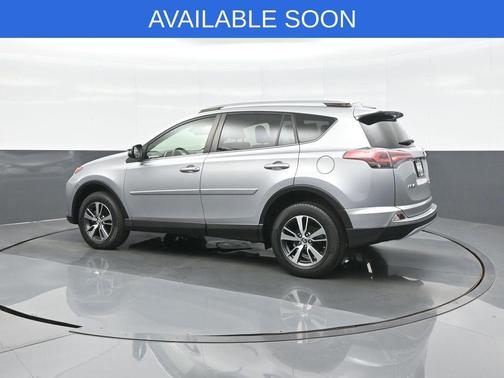 Silver Sky Metallic 2018 Toyota RAV4 XLE