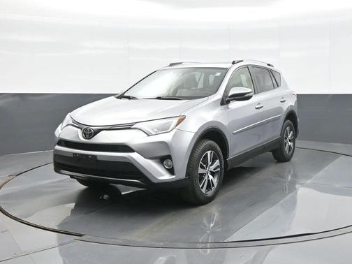 Silver Sky Metallic 2018 Toyota RAV4 XLE