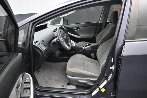 Winter Gray Metallic 2015 Toyota Prius Two