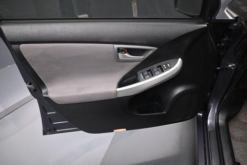 Winter Gray Metallic 2015 Toyota Prius Two