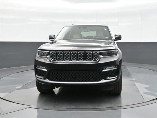 2022 Jeep Grand Cherokee Summit