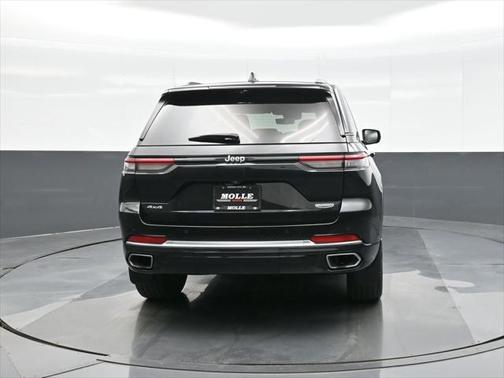 2022 Jeep Grand Cherokee Summit