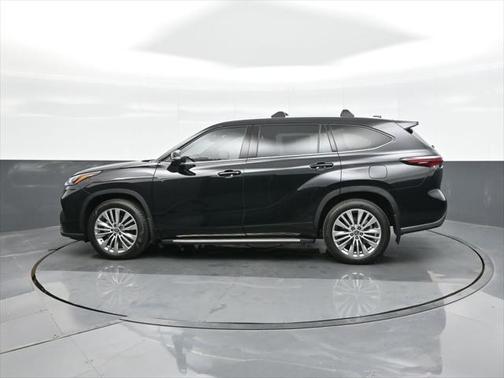 2025 Toyota Highlander Platinum
