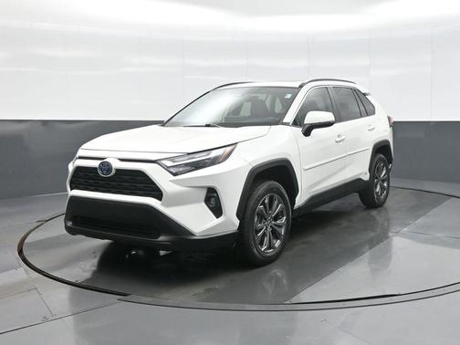 2022 Toyota RAV4 Hybrid XLE Premium