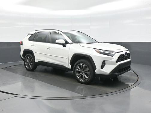 2022 Toyota RAV4 Hybrid XLE Premium