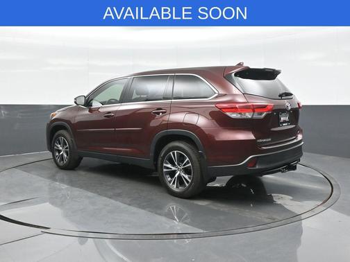 Ooh La La Rouge Mica 2019 Toyota Highlander LE Plus