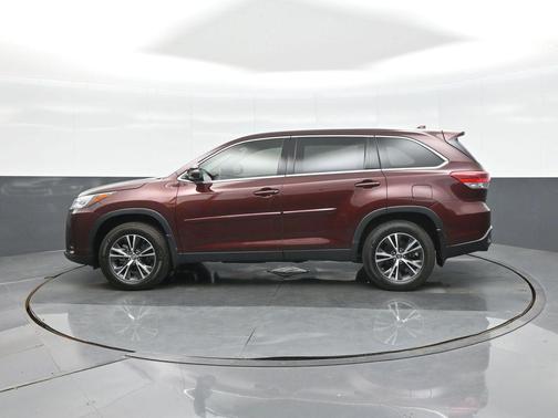 Ooh La La Rouge Mica 2019 Toyota Highlander LE Plus