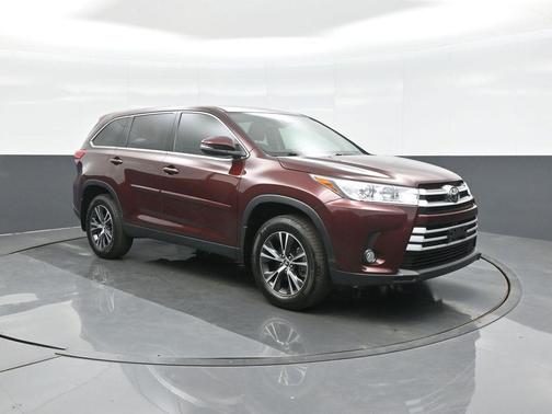 Ooh La La Rouge Mica 2019 Toyota Highlander LE Plus