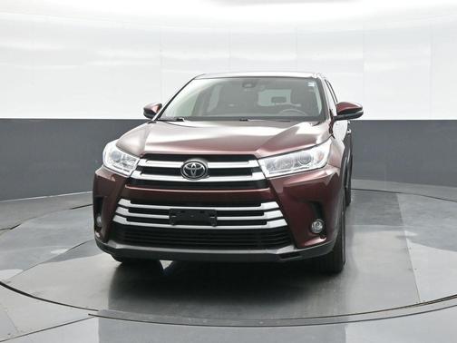 Ooh La La Rouge Mica 2019 Toyota Highlander LE Plus