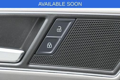 Pure White 2018 Volkswagen Atlas 2.0T SE