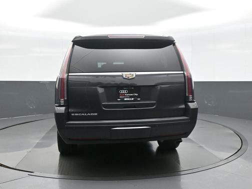 2018 Cadillac Escalade ESV Platinum