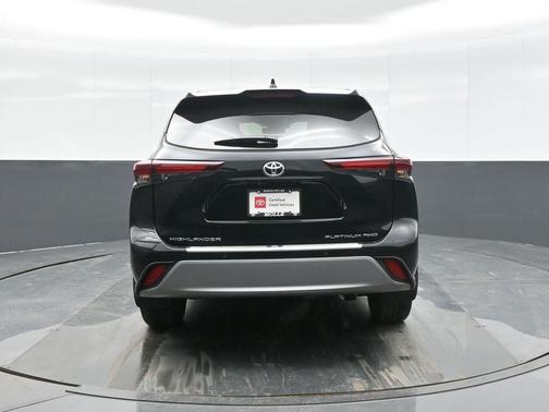 2025 Toyota Highlander Platinum