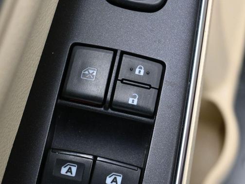 2016 Toyota Camry Hybrid SE