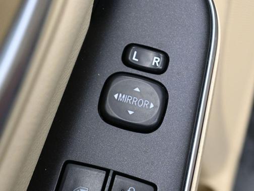 2016 Toyota Camry Hybrid SE