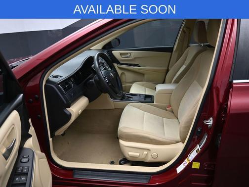 Pearl 2016 Toyota Camry Hybrid SE