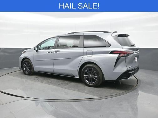 2025 Toyota Sienna XSE 7 Passenger