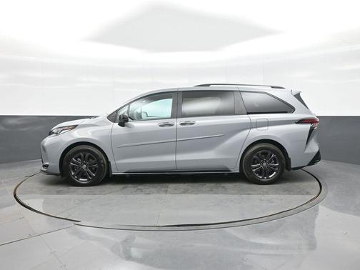 2025 Toyota Sienna XSE 7 Passenger