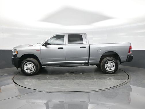 2021 RAM 2500 Tradesman Crew Cab 4x4 6'4' Box