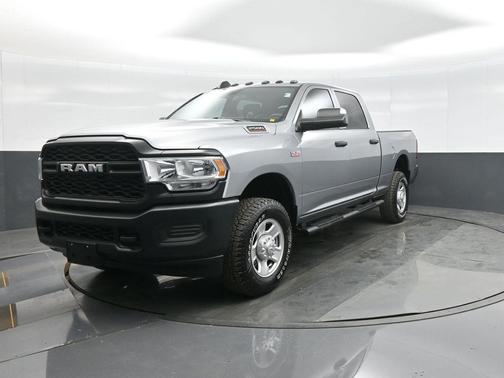 2021 RAM 2500 Tradesman Crew Cab 4x4 6'4' Box