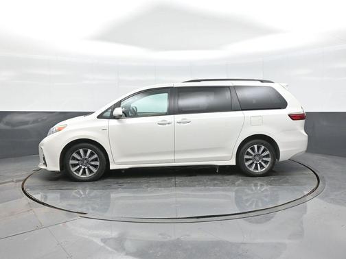 2020 Toyota Sienna XLE Premium