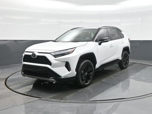 2025 Toyota RAV4 Hybrid SE