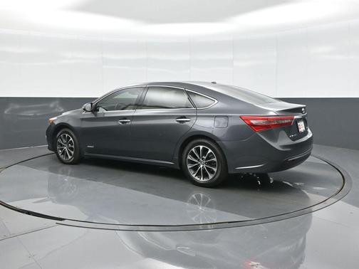 Magnetic Gray Metallic 2018 Toyota Avalon Hybrid XLE Premium