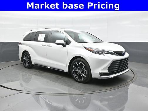 2025 Toyota Sienna Platinum 7 Passenger