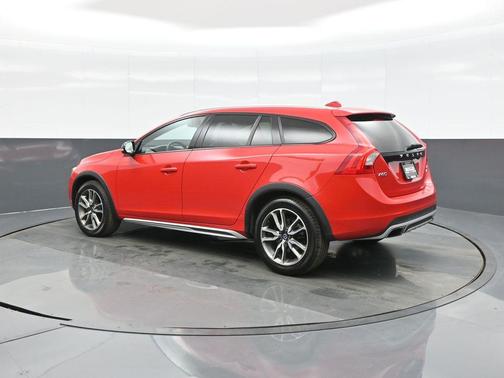 2017 Volvo V60 Cross Country T5 Platinum