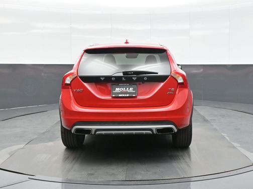 2017 Volvo V60 Cross Country T5 Platinum