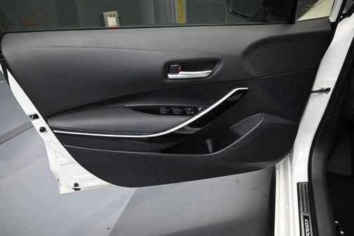 Blizzard Pearl 2020 Toyota Corolla XSE