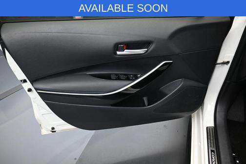 Blizzard Pearl 2020 Toyota Corolla XSE