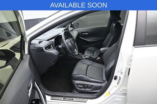 Blizzard Pearl 2020 Toyota Corolla XSE