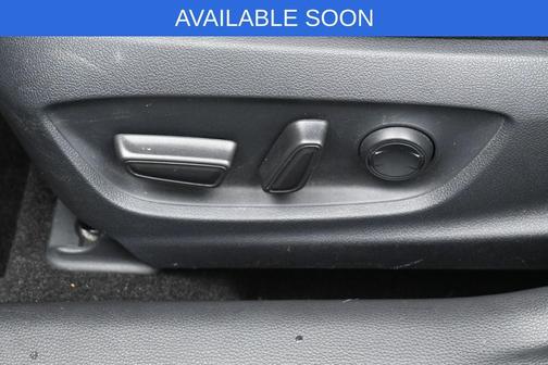 Blizzard Pearl 2020 Toyota Corolla XSE