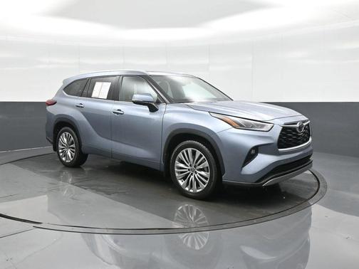 2022 Toyota Highlander Platinum