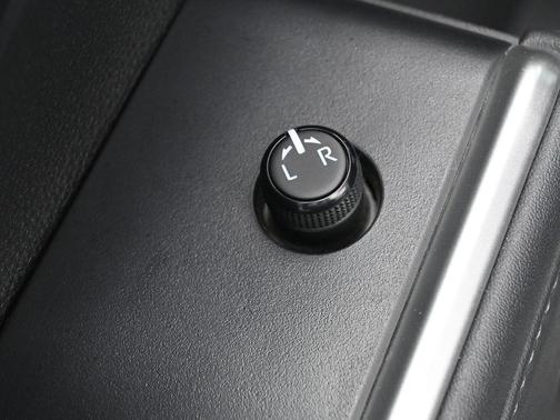 Wind Chill Pearl 2022 Toyota Highlander XLE