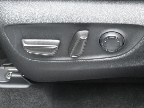 Wind Chill Pearl 2022 Toyota Highlander XLE