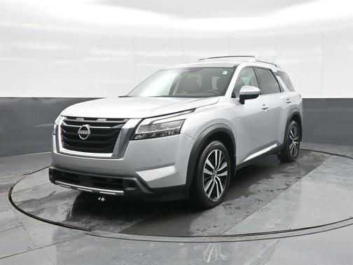 2023 Nissan Pathfinder Platinum 4WD