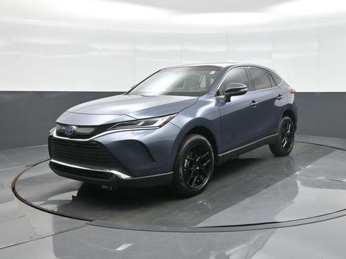 Coastal Gray Metallic 2023 Toyota Venza Limited