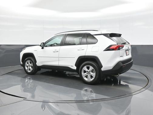 Super White 2020 Toyota RAV4 Hybrid XLE