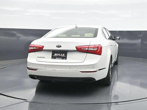 Snow White Pearl 2015 Kia Cadenza Premium