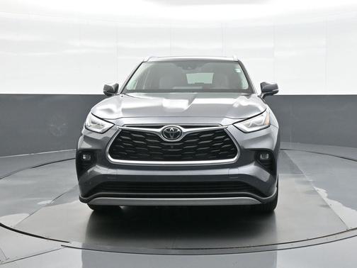 2025 Toyota Highlander Hybrid Platinum