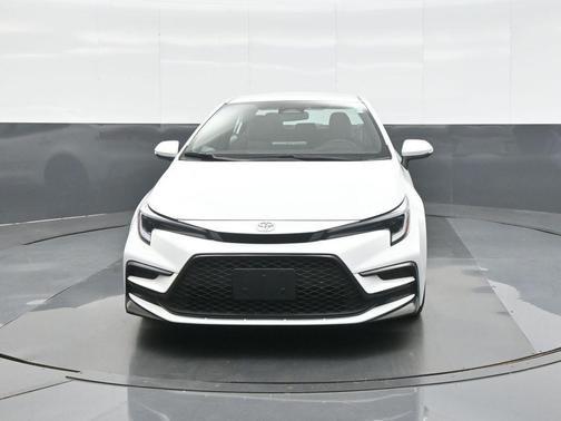 Ice Cap 2024 Toyota Corolla SE