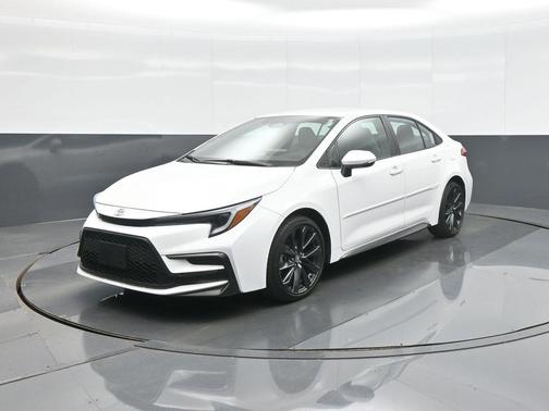 Ice Cap 2024 Toyota Corolla SE