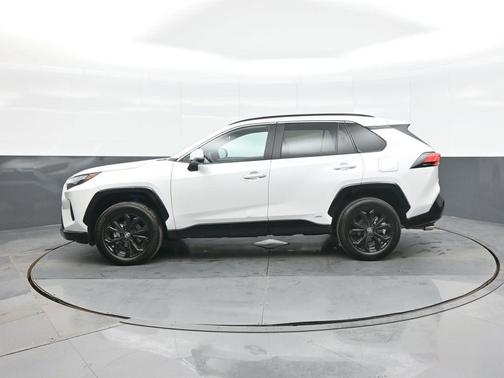 2025 Toyota RAV4 Hybrid SE