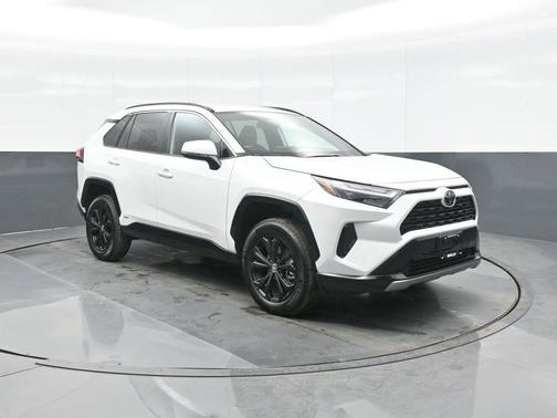 2025 Toyota RAV4 Hybrid SE