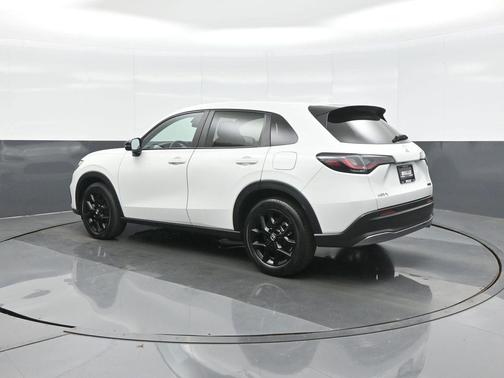 Platinum White Pearl 2024 Honda HR-V Sport
