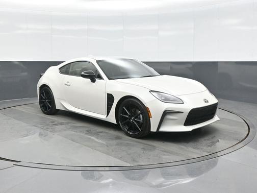 2025 Toyota GR86 Premium