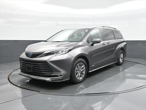 2021 Toyota Sienna XLE 7 Passenger
