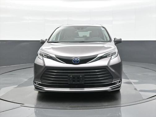 2021 Toyota Sienna XLE 7 Passenger